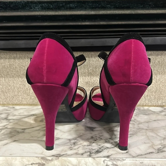 Qupid Trench 49 Women’s Berry Velvet Velour Open Toe Ankle Strap Heels 8.5 NIB - Picture 4 of 9